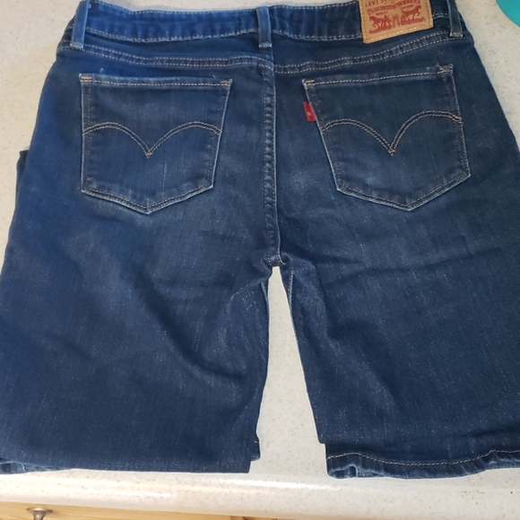 Levi's - Picture 3 of 6